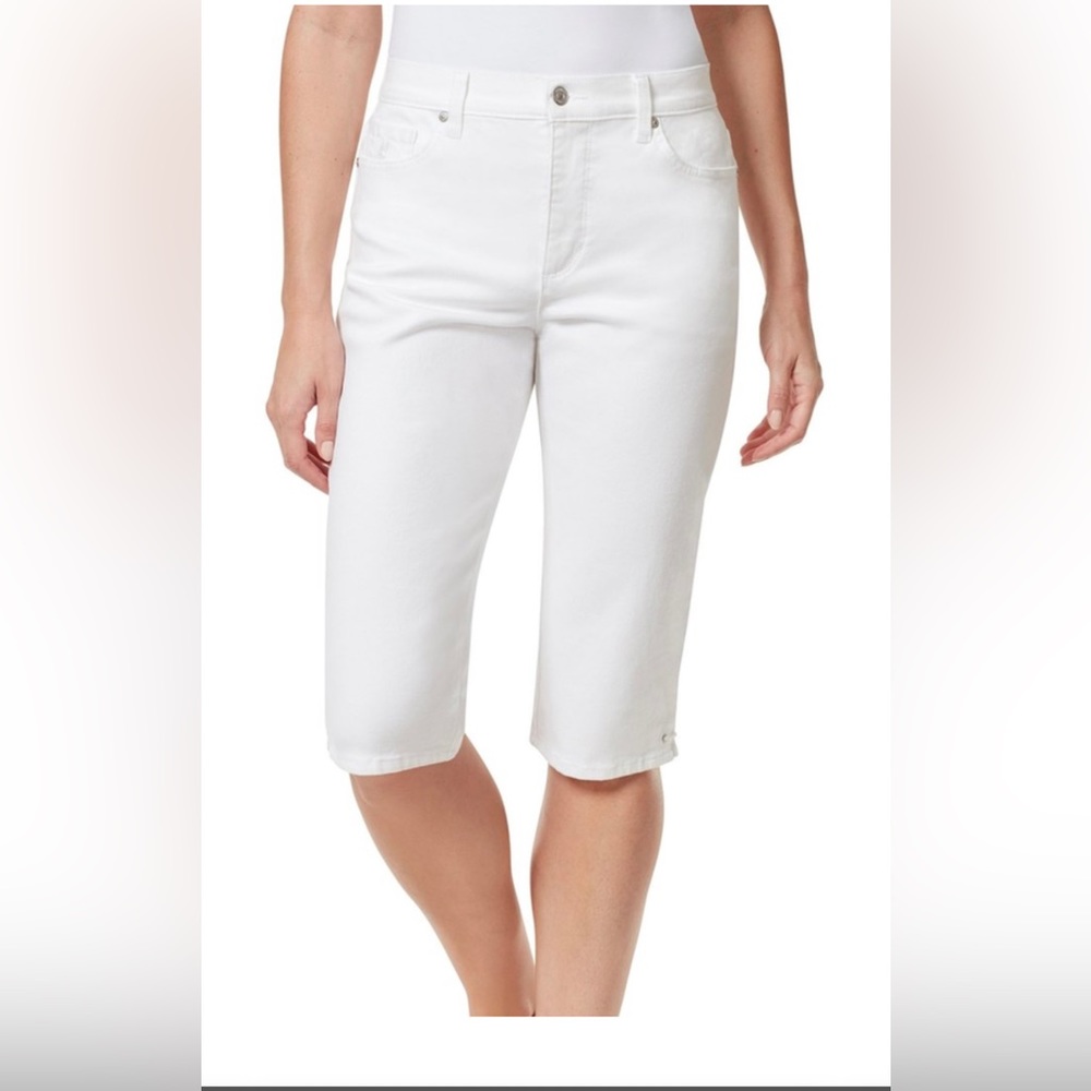 Gloria Vanderbilt “all around slimming effect” Size 6.